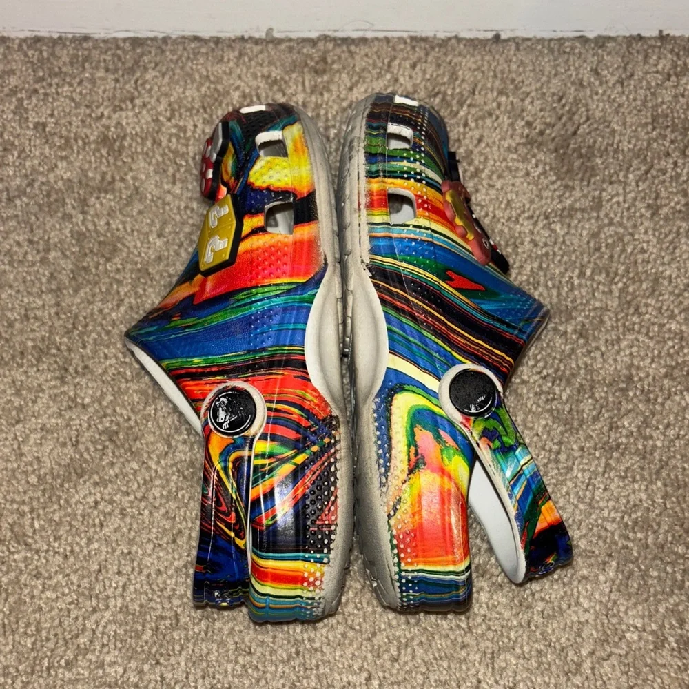 CROCS Multicolor Graphic Clogs - Picture 5 of 7